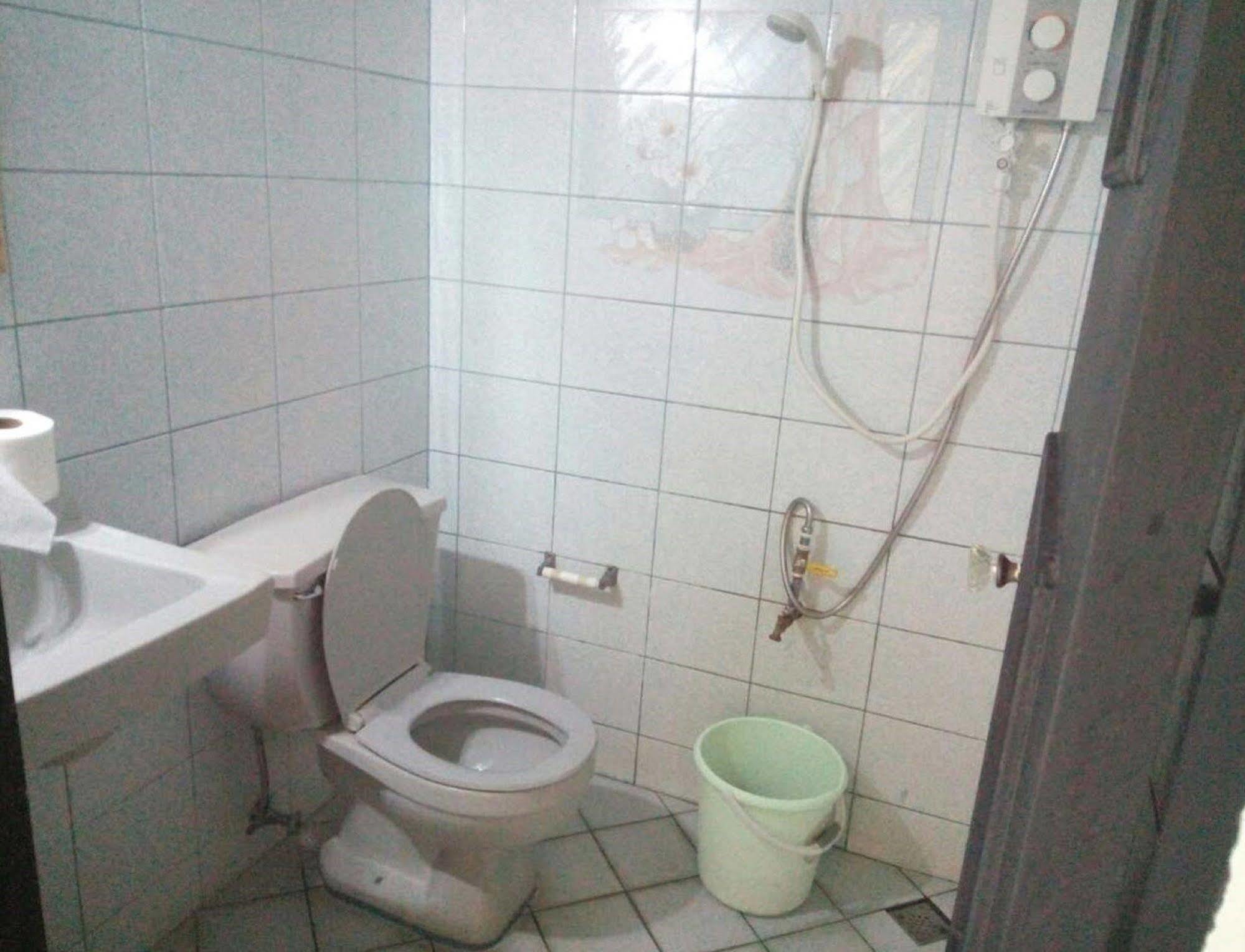 Tagaytay Modern Guesthouse - City Center Tagaytay City Luaran gambar