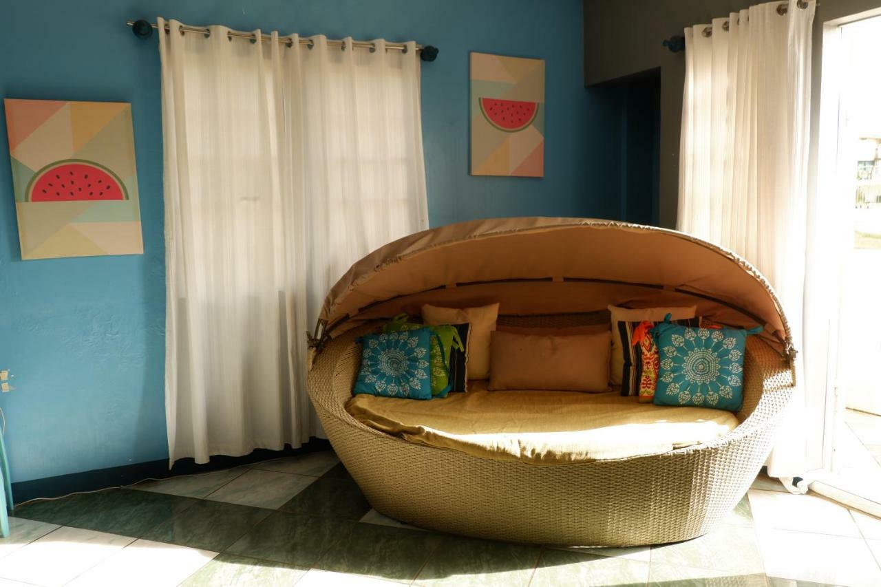 Tagaytay Modern Guesthouse - City Center Tagaytay City Luaran gambar